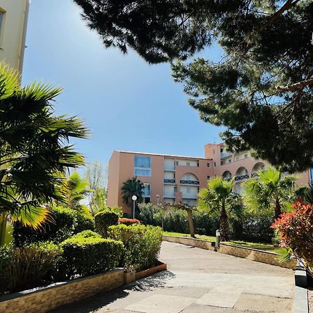 T2 ,4 Couchages ,Climatise ,Terrace ,En Face D'Aqualand ,Plage Rochelongue Agde Luaran gambar