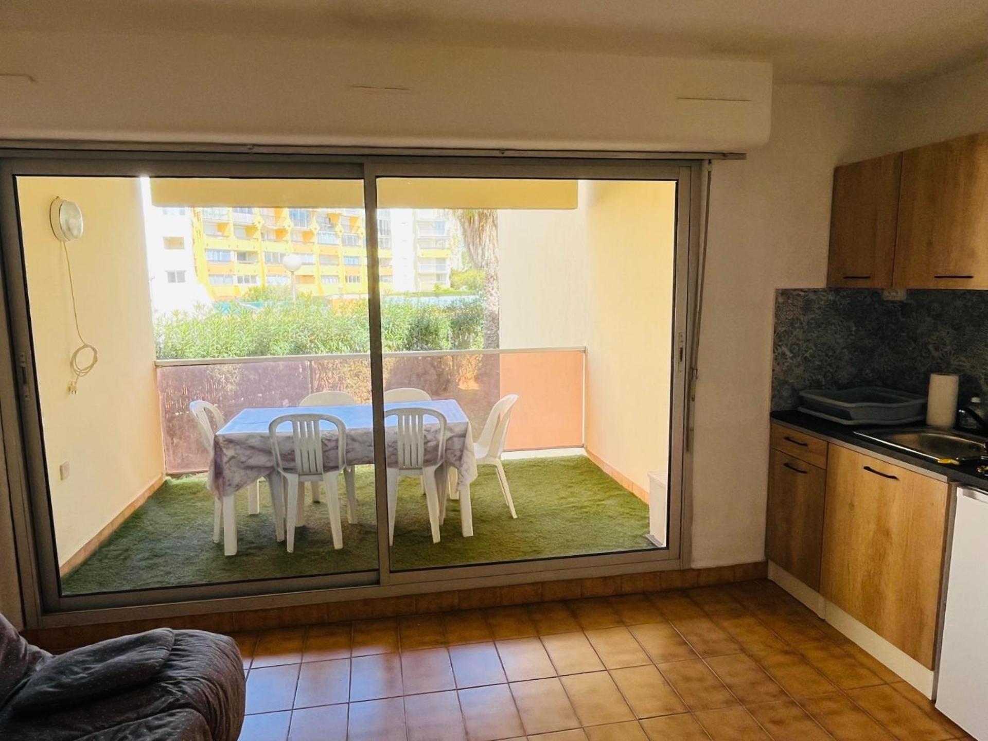 T2 ,4 Couchages ,Climatise ,Terrace ,En Face D'Aqualand ,Plage Rochelongue Agde Luaran gambar