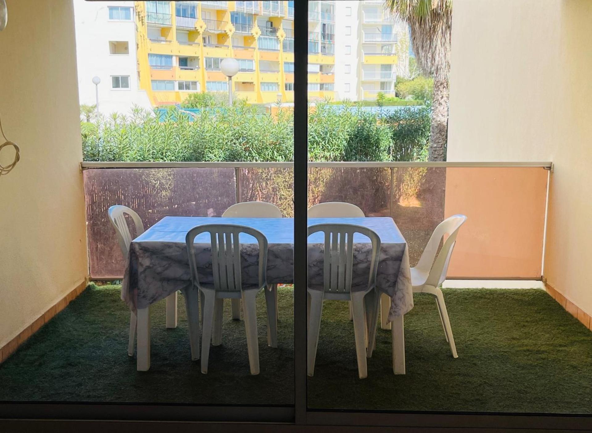 T2 ,4 Couchages ,Climatise ,Terrace ,En Face D'Aqualand ,Plage Rochelongue Agde Luaran gambar