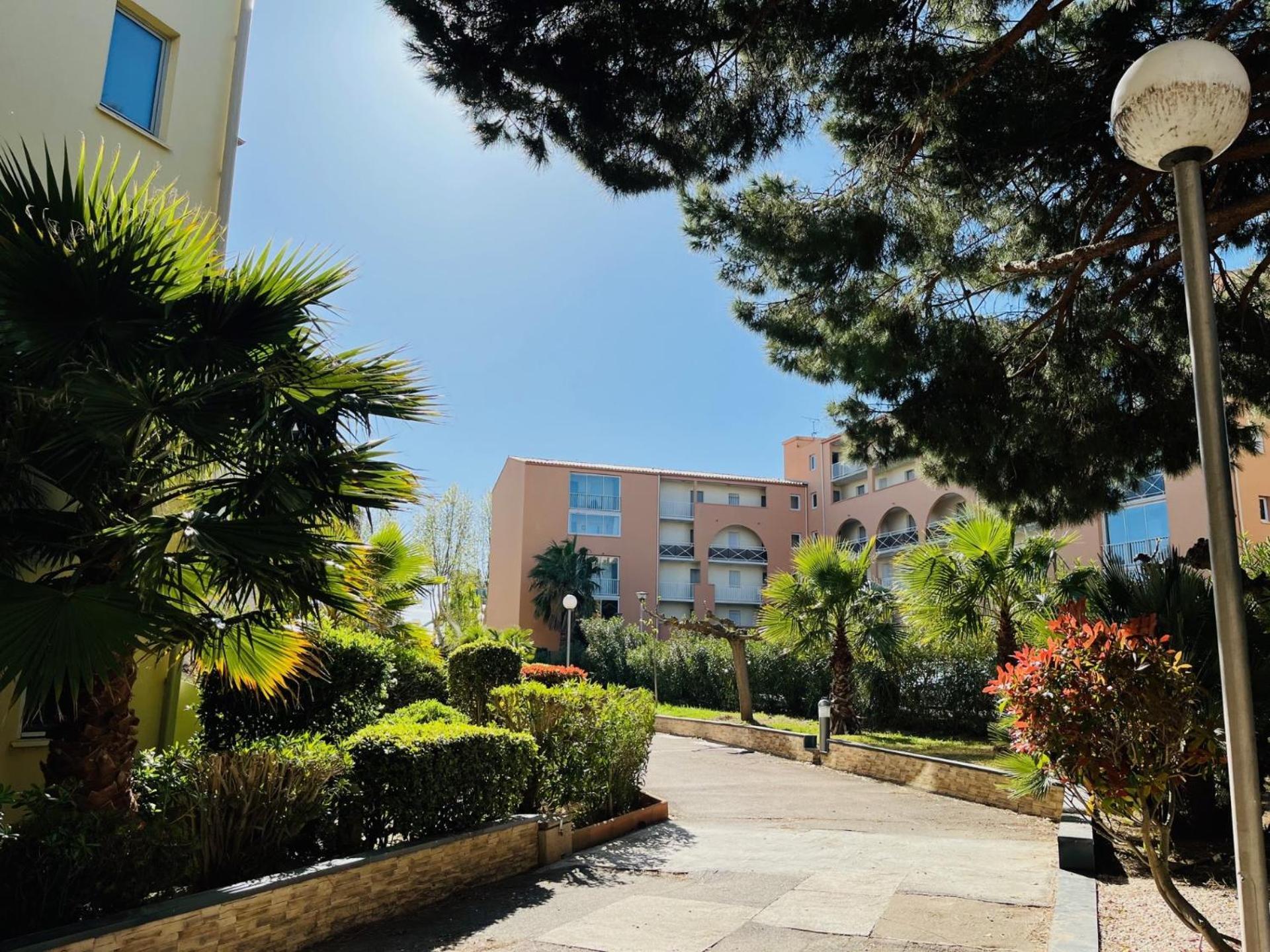 T2 ,4 Couchages ,Climatise ,Terrace ,En Face D'Aqualand ,Plage Rochelongue Agde Luaran gambar